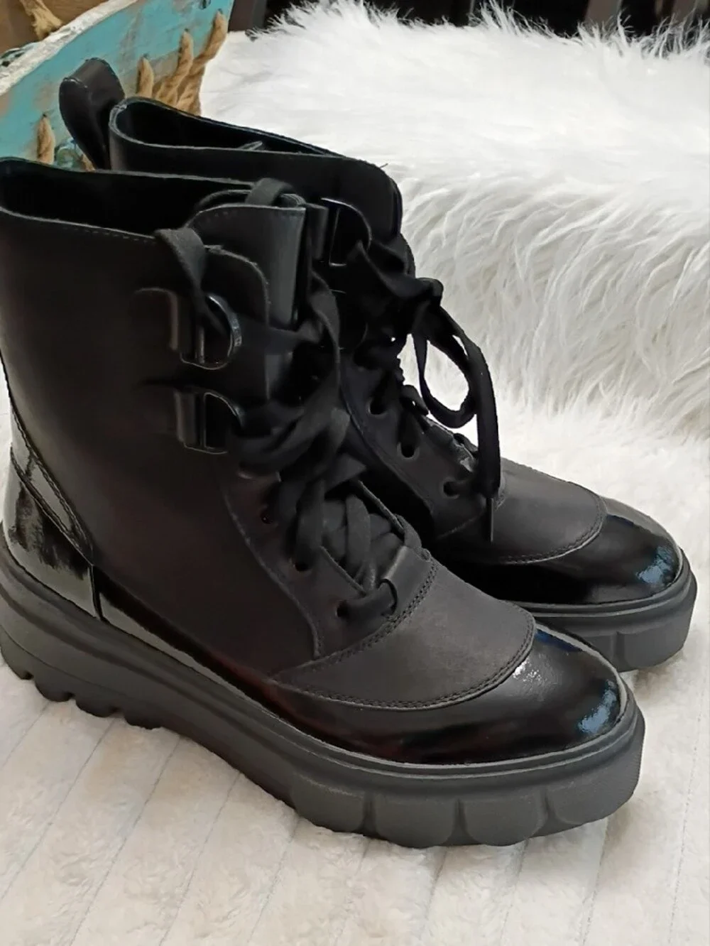 New Sorel Caribou X Women's Black Lace-Up Waterproof Chunky Platform Boots 11